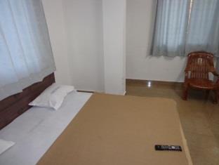 Oyo 36211 Hotel Padma Palace Уджайн Екстериор снимка
