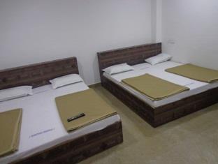 Oyo 36211 Hotel Padma Palace Уджайн Екстериор снимка